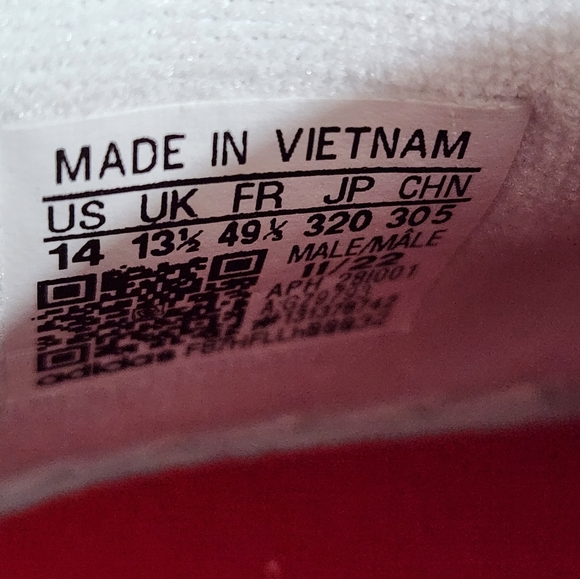 Adidas rivalry low top sneakers. - Picture 9 of 13